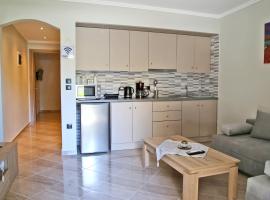 John's apartment's near Athens Airport!!, hotel v destinaci Spáta