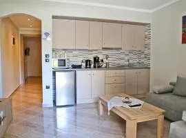 John's apartment's near Athens Airport!!、にあるアテネ国際空港（エレフテリオス・ヴェニゼロス国際空港） - ATHの周辺ホテル