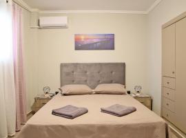 Comfortable apartment near Athens Airport!!, viešbutis mieste Spatas
