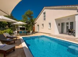 Beautiful Home In Kras With 3 Bedrooms, Wifi And Outdoor Swimming Pool