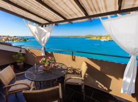 Apartmani Nikolina Seaview, hotel i Šibenik