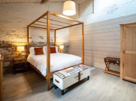 The Mews -- Luxury Stay at Bellingham Estate, hotel cerca de Dromiskin Round Tower, Castlebellingham