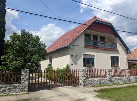 Tulipan Haz, cottage à Szilvásvárad
