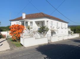 Casa das Uveiras, bed and breakfast en Paços de Ferreira