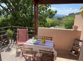 Superbe appartement au cœur du Luberon., apartamentai mieste Gultas