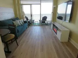 2 Story Direct Oceanfront Penthouse- Sandy Beach Resort 1116- Sleeps 6!