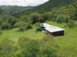 barro blanco turismo rural, hotel econômico em Villa Achával