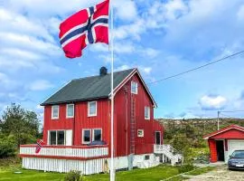 Amazing Home In Knarrlagsund With Wifi