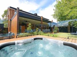 Nirvana Retreat, villa in Frankston