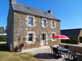 Cottage, Plouenan, hotel with parking in Plouénan
