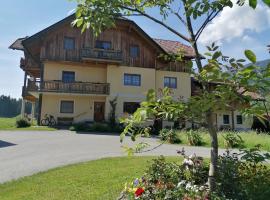 Ferienwohnungen Themessl, hotel con estacionamiento en Kirchbach