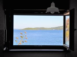 Romantic Boxavia, Hotel in Božava