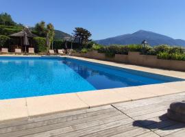 Loup Castel Boutique Hotel B&B, bed and breakfast a Le Bar-sur-Loup