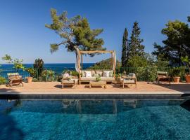 Extraordinary view with a Cobalt pool on the Tuscany coast, hotel en Porto Ercole