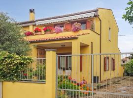 Amazing Apartment In Riola Sardo: Riola Sardo'da bir otel