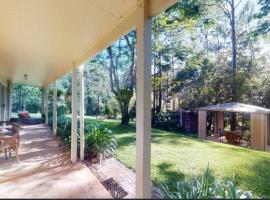 The Manor!, maison de vacances à Upper Caboolture