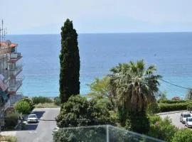 Sea view luxury apartment in Nea Kallikratia.