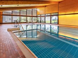 Ferienwohnung Fetscher 1, hotel na may pool sa Reichenau