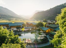 feelfree - Natur & Aktiv Resort Ötztal, hotel v mestu Oetz