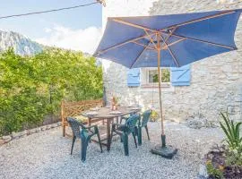 Stunning Home In Andon With Kitchen