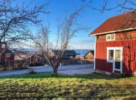 Cozy Home In Rttvik With Kitchen