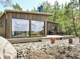 Lovely Home In Risr With Kitchen, hotel a Risør