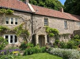 Maplestone, holiday rental in Shepton Mallet