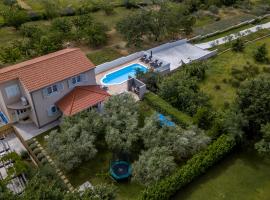 Villa Arbareto with heated swimming pool, villa in Srinjine