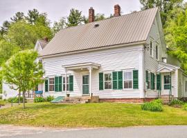 Rustic and Historic Guildhall Farmhouse with Fire Pit!, loma-asunto kohteessa Lancaster