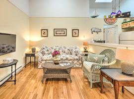 Lovely Couples Haven By Lakes, Trails, Dtwn!, apartamento em Frankfort