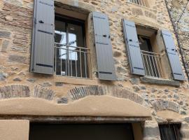 Appartement neuf avec garage, cheap hotel in Andance