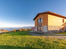 Apartamento turístico tapia 2, casa rústica em Luces