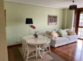 Bonito apartamento con piscina, holiday rental in Ribas