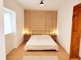 Be a Guest at PachaMama Community, hotell i Alcácer do Sal