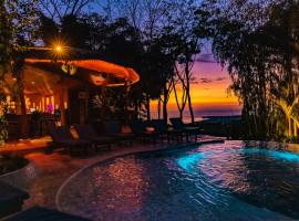Selva Armonia Immersive Jungle Resort, hotel in Uvita