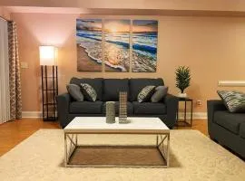 3 Story Lake House Near Historic Downtown