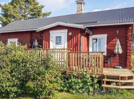 Awesome Home In Öje With Lake View, hotel em Öje
