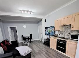 Large Flat quite location Modern and well equipped, hotel in Swanage