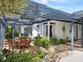 Cosy Corner - BYO Linen