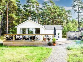 Amazing Home In Yngsj With 3 Bedrooms, hotell i Yngsjö