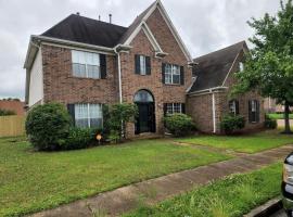 Luxurious 11 Large beds with Jetted Tub 3000 Sq ft, hotel em Lenow