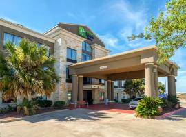 Holiday Inn Express and Suites Beeville, an IHG Hotel, hotel v destinácii Beeville