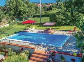 Stunning Apartment In Viskovo With 2 Bedrooms, Wifi And Outdoor Swimming Pool