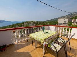 Amazing Apartment In Stinica With Kitchen, hotel in Stinica