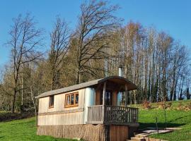 La RouLodge du Veilleur - Hôtel Insolite, glamping site in Ermeton-sur-Biert