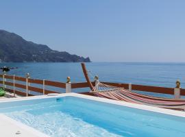 Villa Renata & Villa Filippos with private Plunge Pool by Konnect, hotel i Agios Gordios
