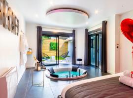 Le Secret - Nuit romantique avec Jacuzzi privatif - Champagne offert - Climatisation, hotel malapit sa University of Nantes, Nantes