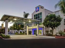 Motel 6-Gilroy, CA