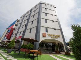 The Point Boutique Hotel，新山的飯店