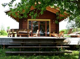 Kaimukas - namelis prie ežero keturiems, pet-friendly hotel in Dvarčėnai